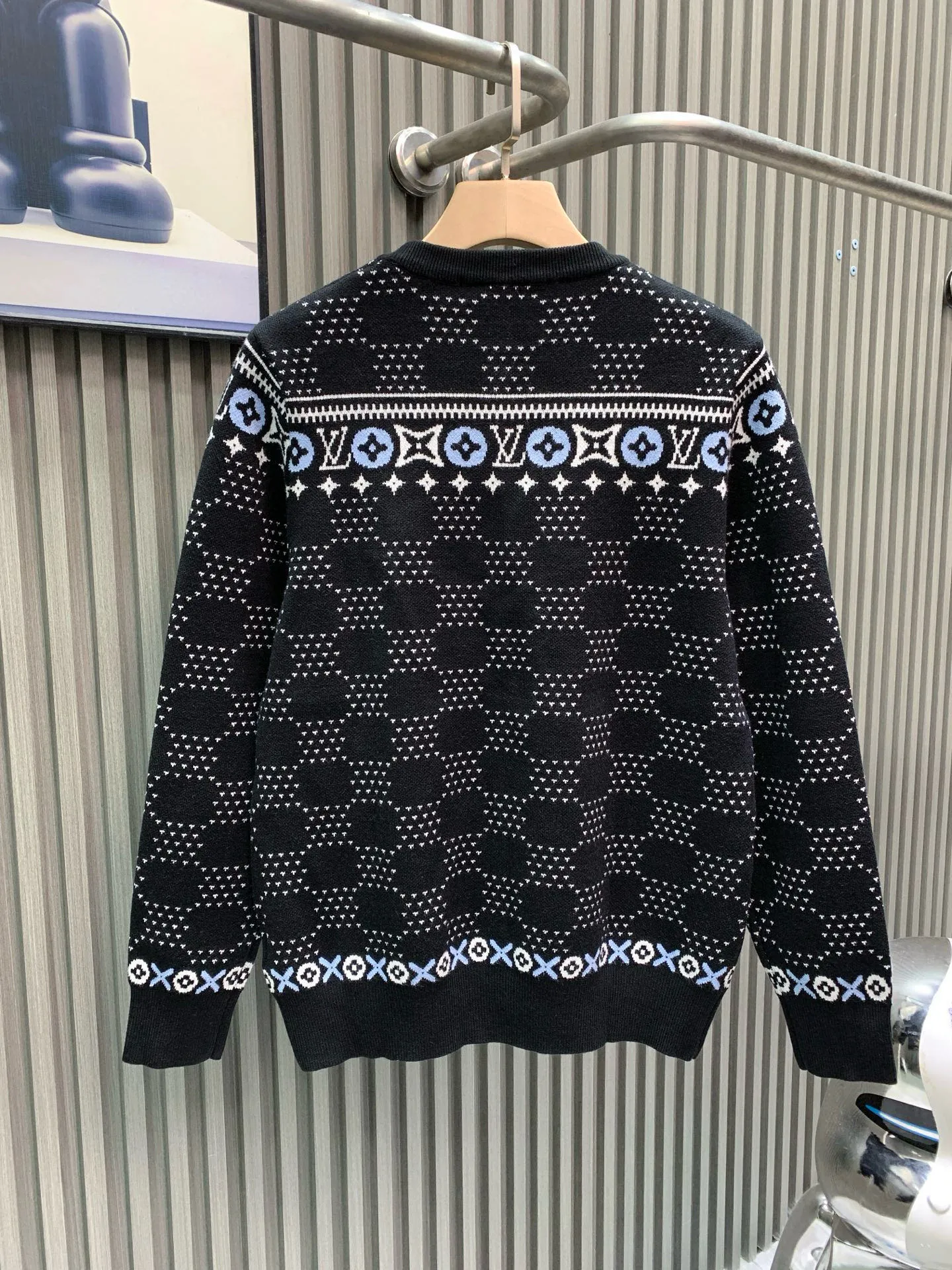 🅿️400 🀄️ Louis Vuitton Louis Vuitton 25Fw new autumn and winter style, full-print logo pattern crew neck sweater, exclusive high-end production, a style that people will fall in love with at first sight, full of Louis Vuitton style, using customized fabrics, the version is very good, it can have the lazy taste of the street, but also very casual and western style, the texture is super good, babies must arrange it